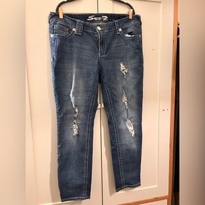 Seven7 jeans with rips, skinny size 18. Great condition.
